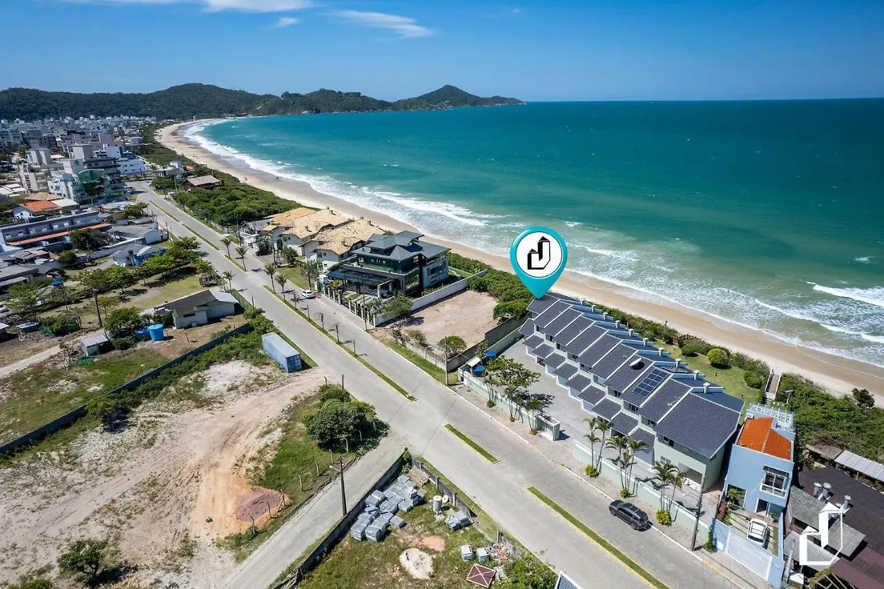 Frente Ao Mar Com 03 Dormitorios Bombinhas 0*,