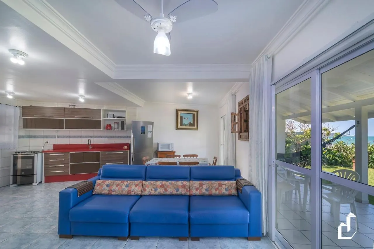 Holiday home Frente Ao Mar Com 03 Dormitorios Bombinhas